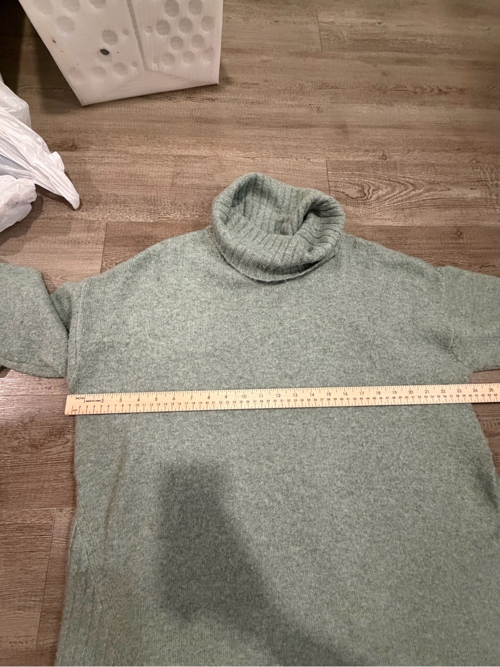 Denim & Co Women’s Large Sage Green Turtleneck Sweater NWOT - Picture 5 of 5